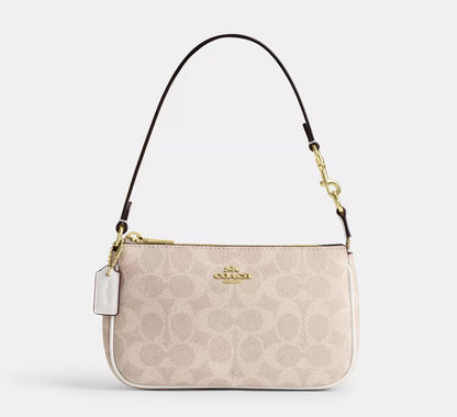 Nolita 19 en lona de firma Coach