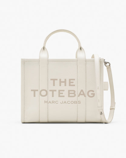 El bolso tote mediano de cuero
